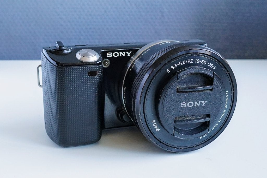 Sony NEX-5 + 16-50mm zoomlens, complete en compacte kit., Audio, Tv en Foto, Fotocamera's Digitaal, Geheugenkaart, Gebruikt, 12 megapixels
