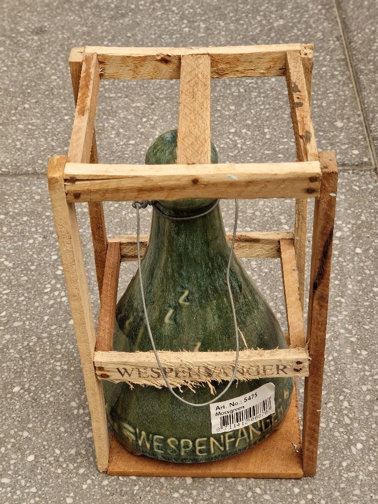 Keramische Wespen vanger fles mosgroen in houten kratje, Ophalen of Verzenden