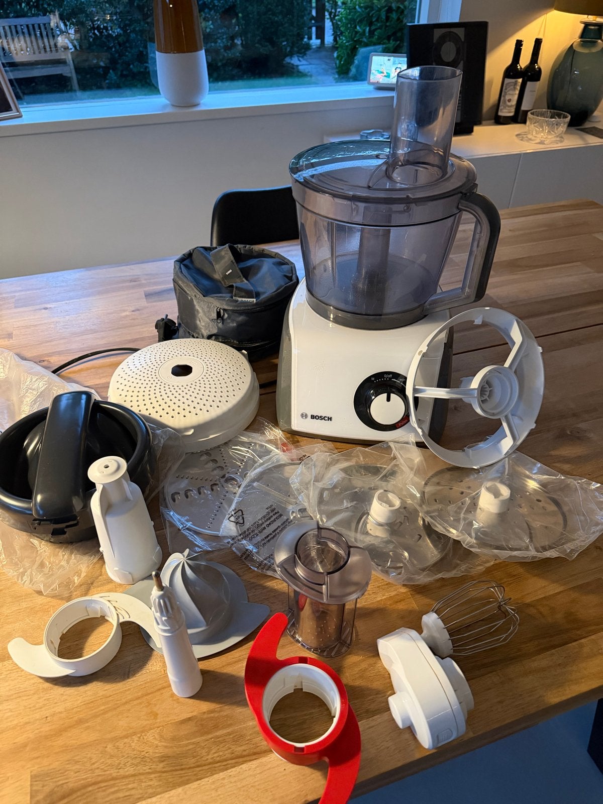 Bosch MCM64060 keukenmachine -ZGAN - blender - 45+ functies, Ophalen, 3 snelheden of meer, Zo goed als nieuw, 2 tot 3 liter