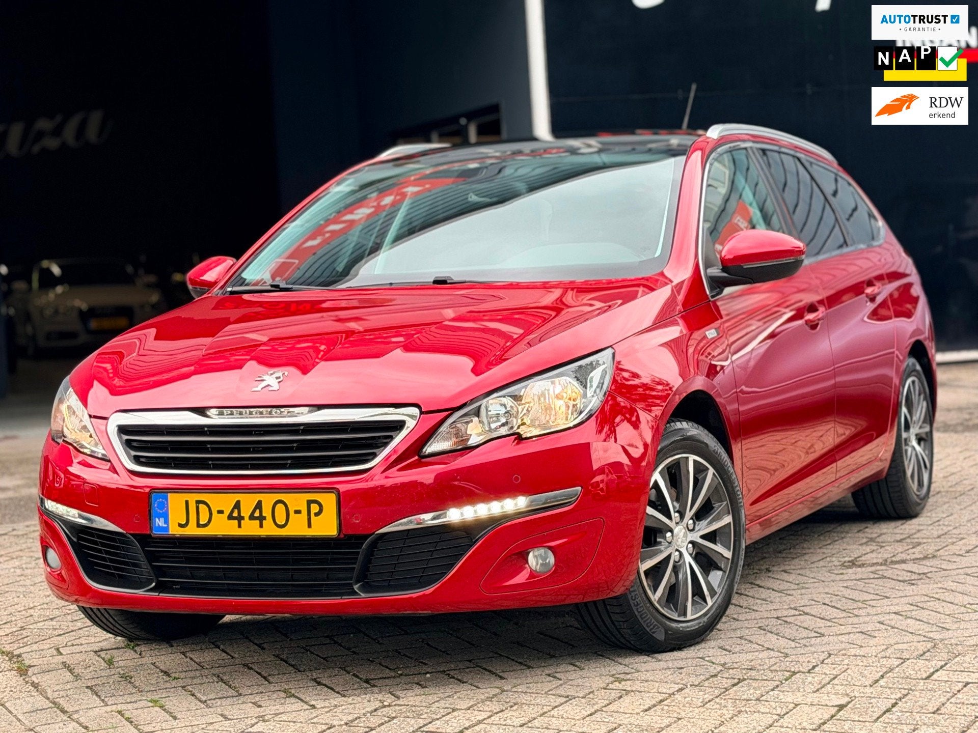 Peugeot 308 SW 1.2 PureTech Style NAVI/CAMERA/6-BAK/CRUISE |, Stof, Gebruikt, 1199 cc, 1165 kg