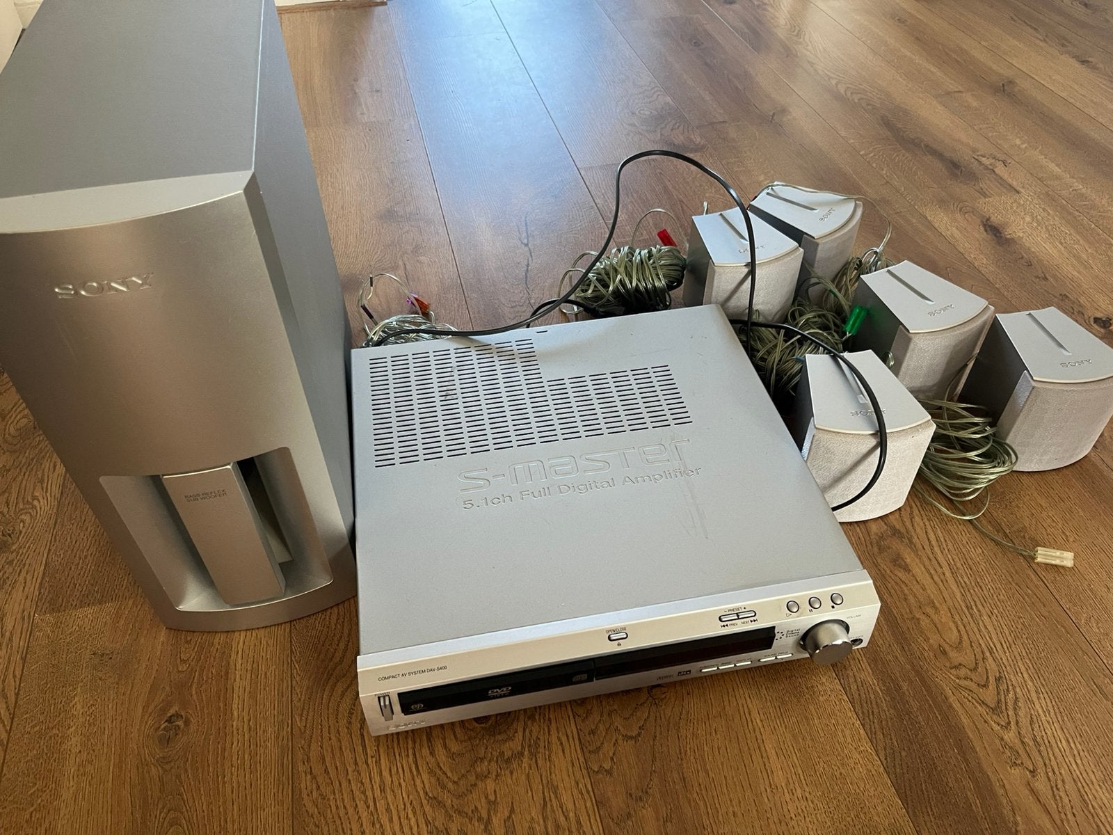Sony DVD-speler met surround system, Ophalen, 70 watt of meer, Sony, Dvd-speler