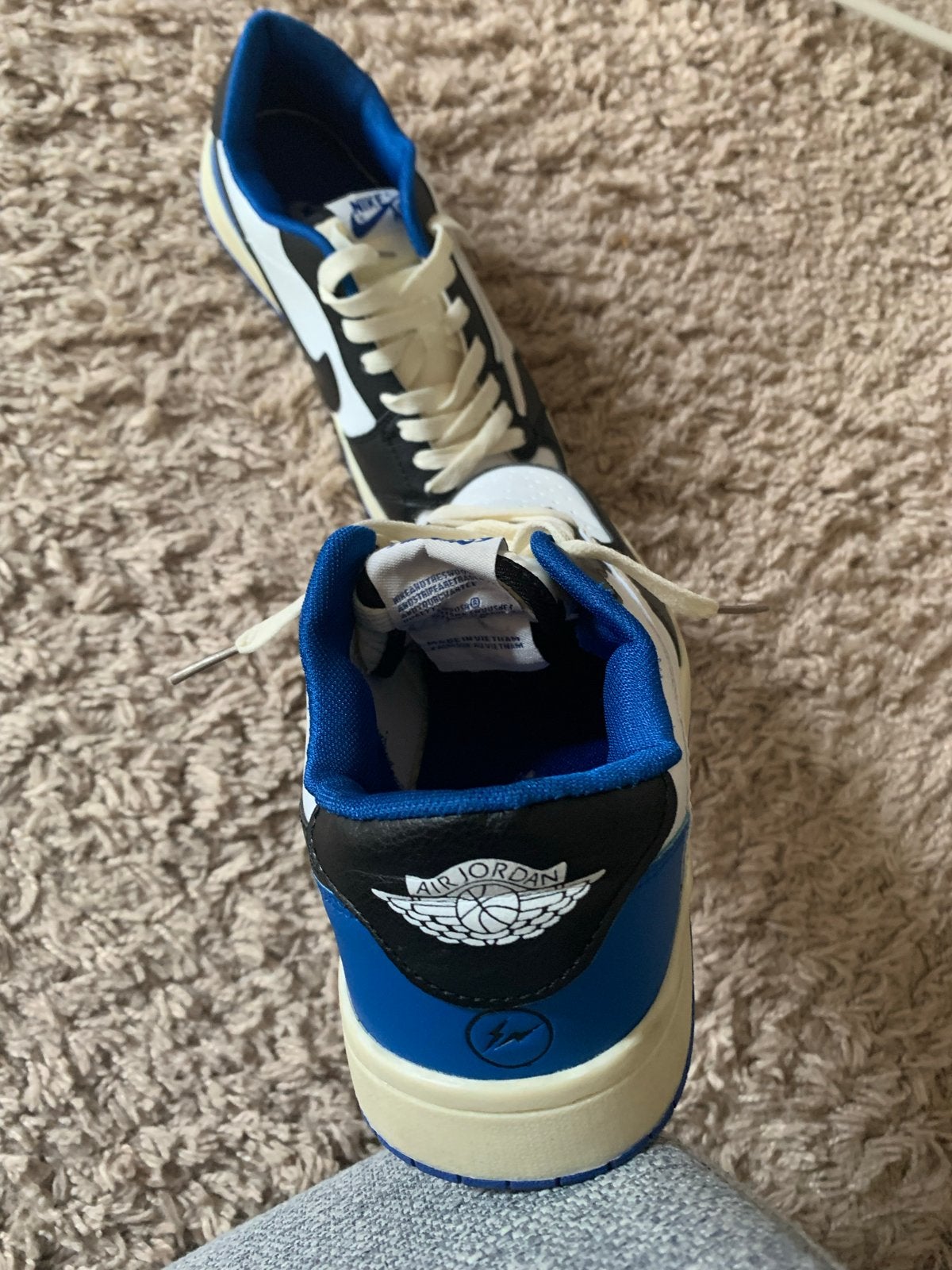 Travis Scott x Fragment Jordan 1 Low 'Blue Fragments', Ophalen of Verzenden, Zo goed als nieuw, Blauw, Sneakers of Gympen