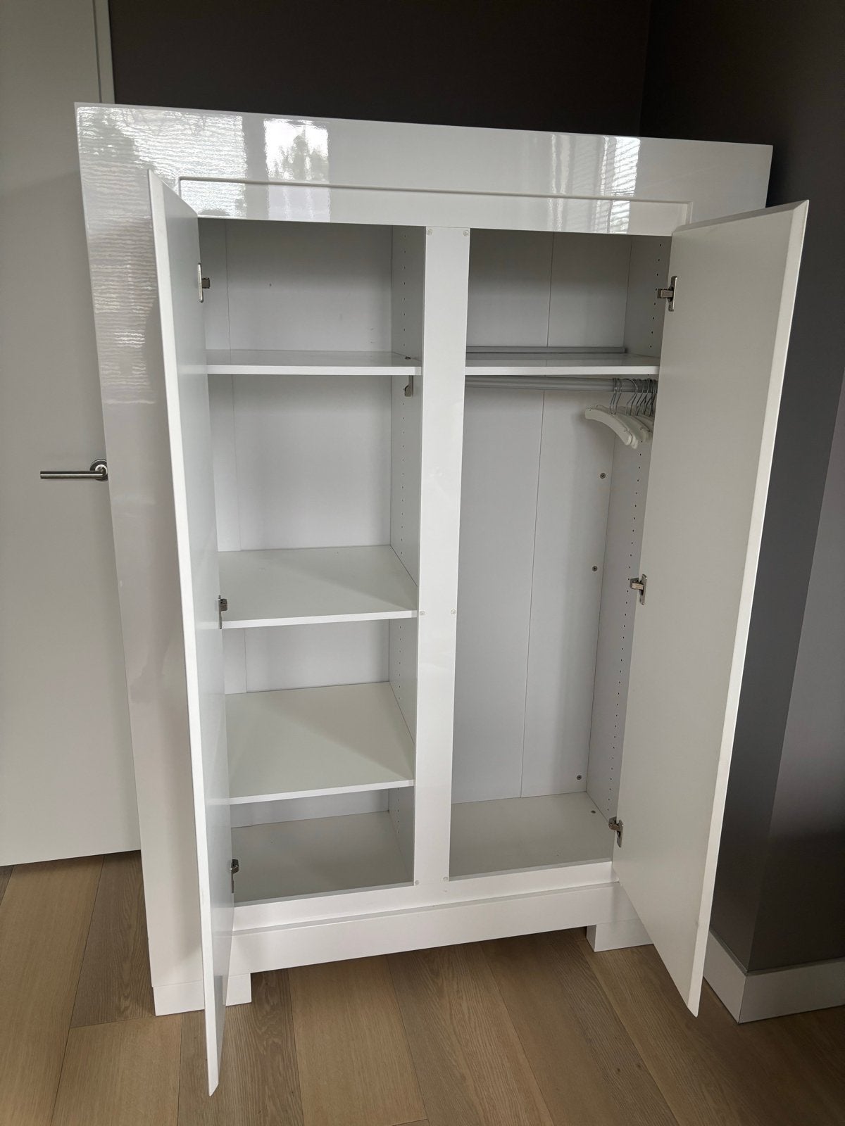 Witte hoogglans kledingkast, Kinderen en Baby's, Kinderkamer | Commodes en Kasten, Zo goed als nieuw, 105 cm of meer, 100 cm of meer