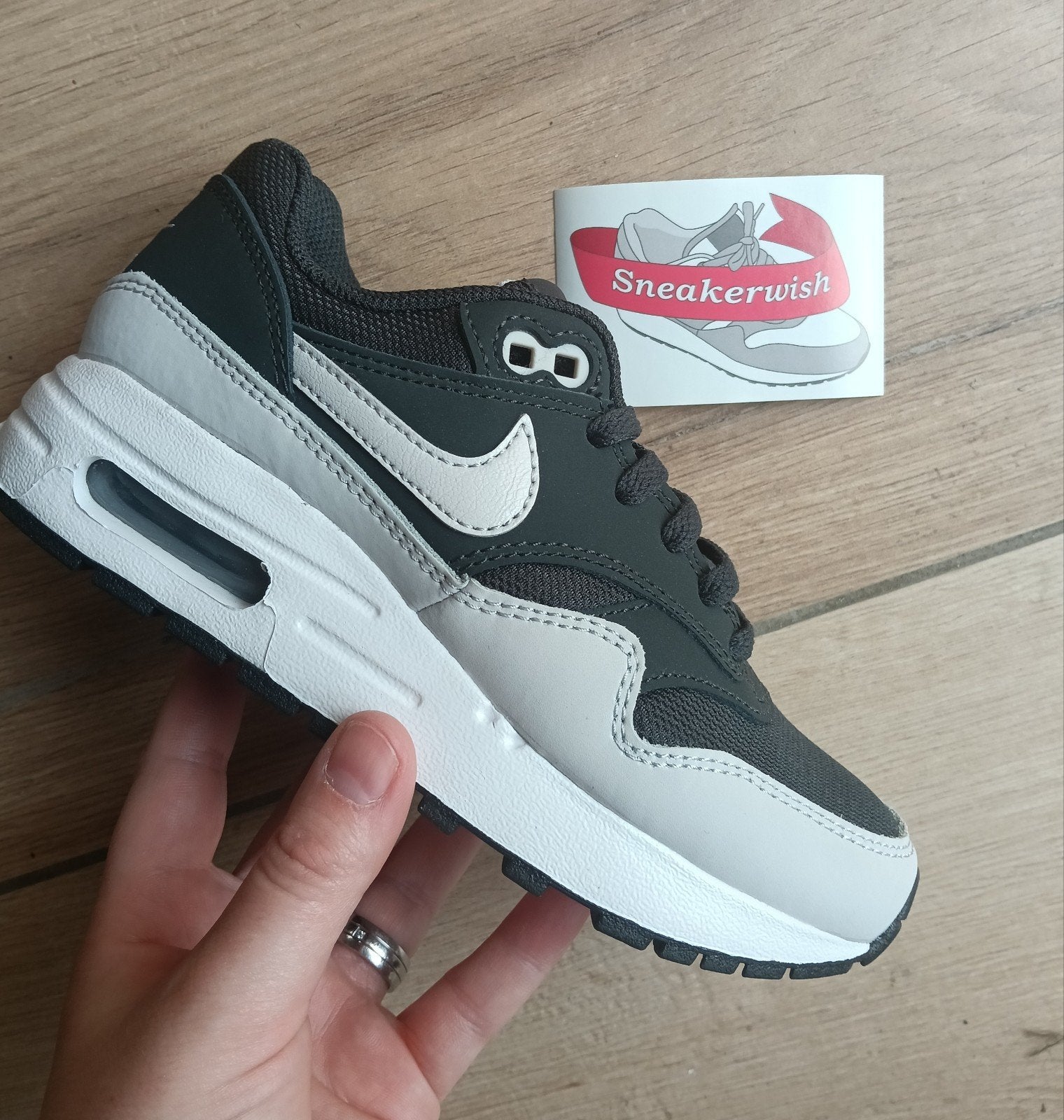 Nike Air Max 1 GS Black Light Grey EU 32, ., Jongen of Meisje, Schoenen, Nieuw