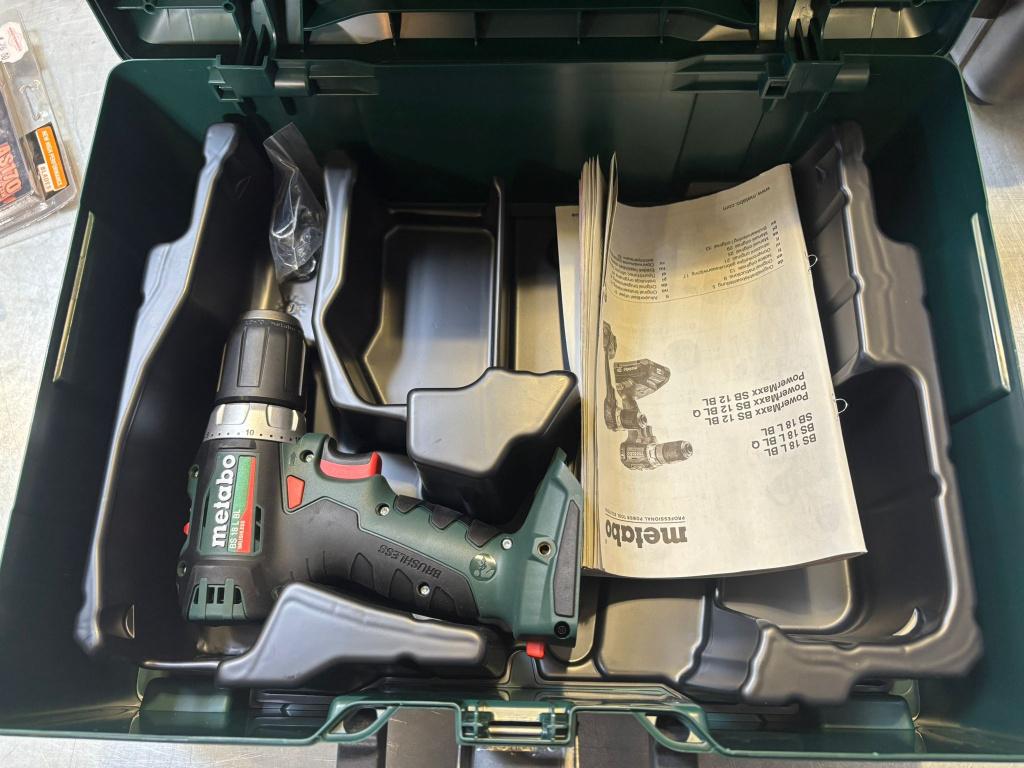 Metabo accuboormachine zonder accu en lader, Ophalen, Variabele snelheid, Nieuw, Boor- en Schroefmachine