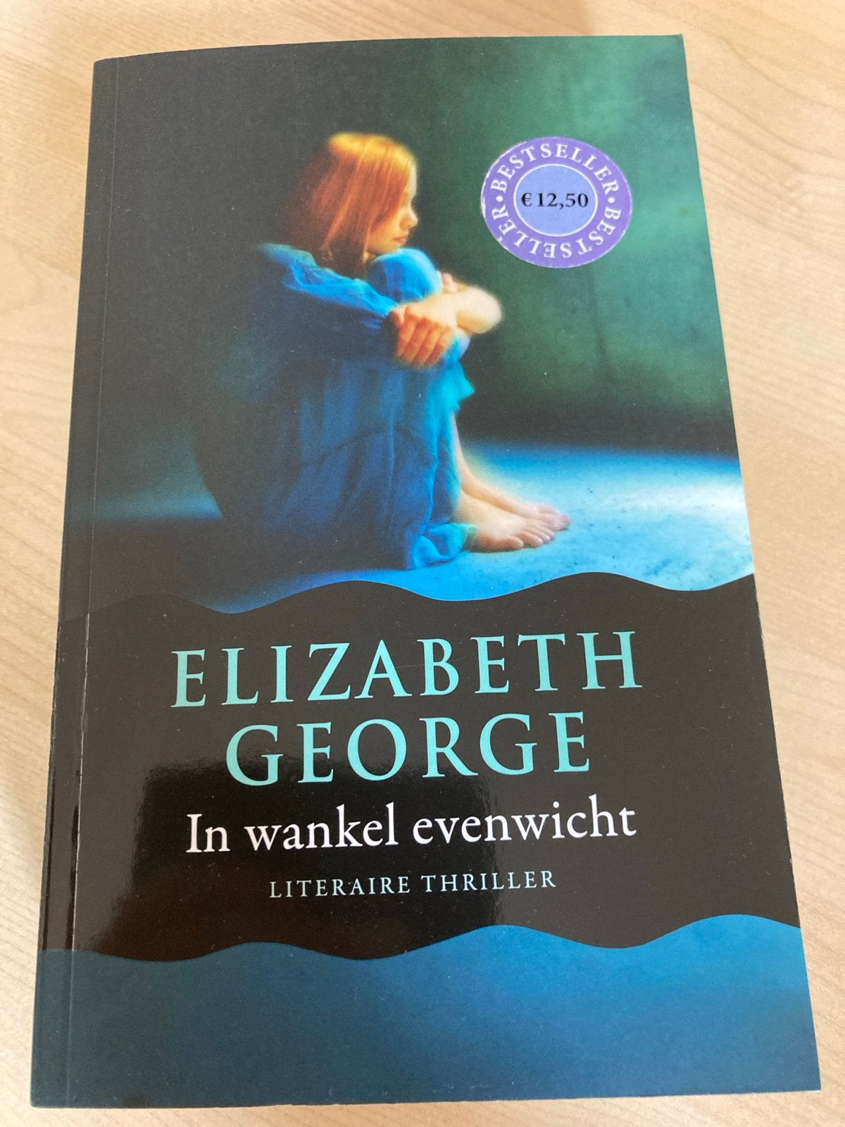 Elizabeth George - In wankel evenwicht (Literaire thriller), Ophalen of Verzenden, Zo goed als nieuw, Europa overig