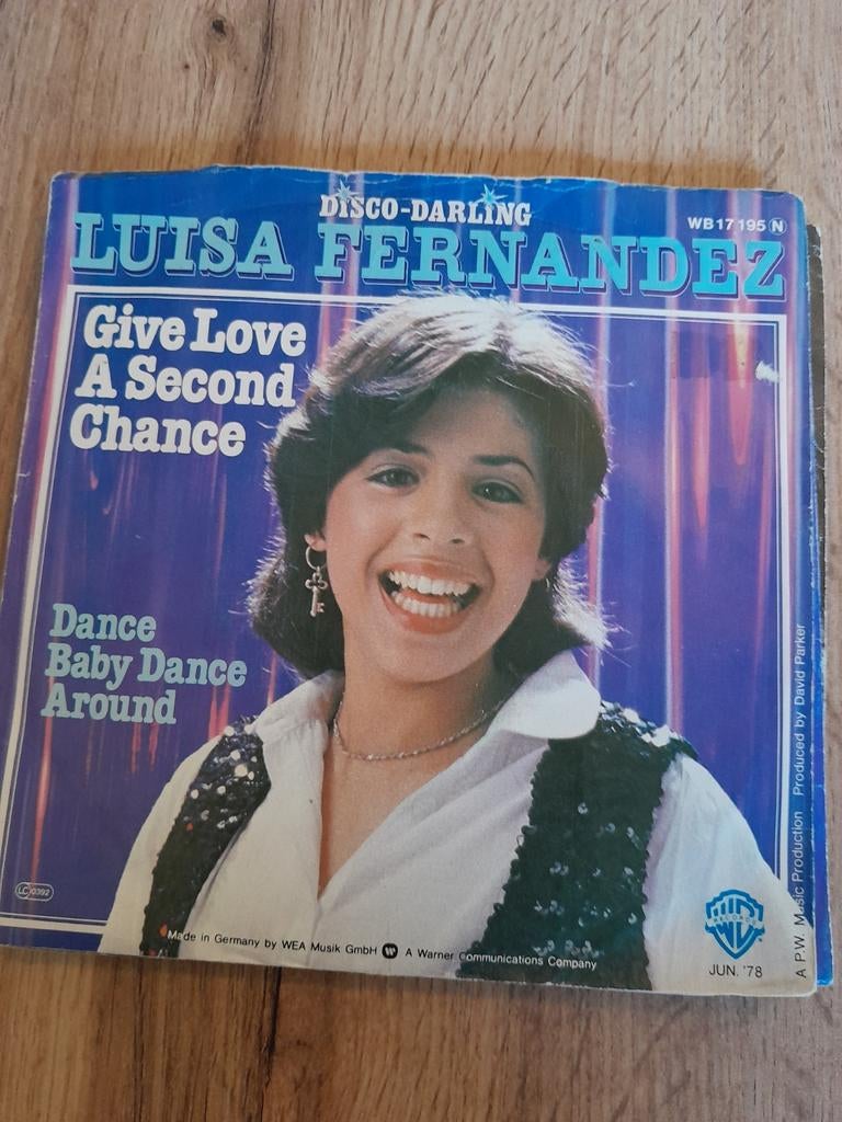 Luisa fernandez 7inch give love a second chance, Ophalen of Verzenden, Zo goed als nieuw, Pop