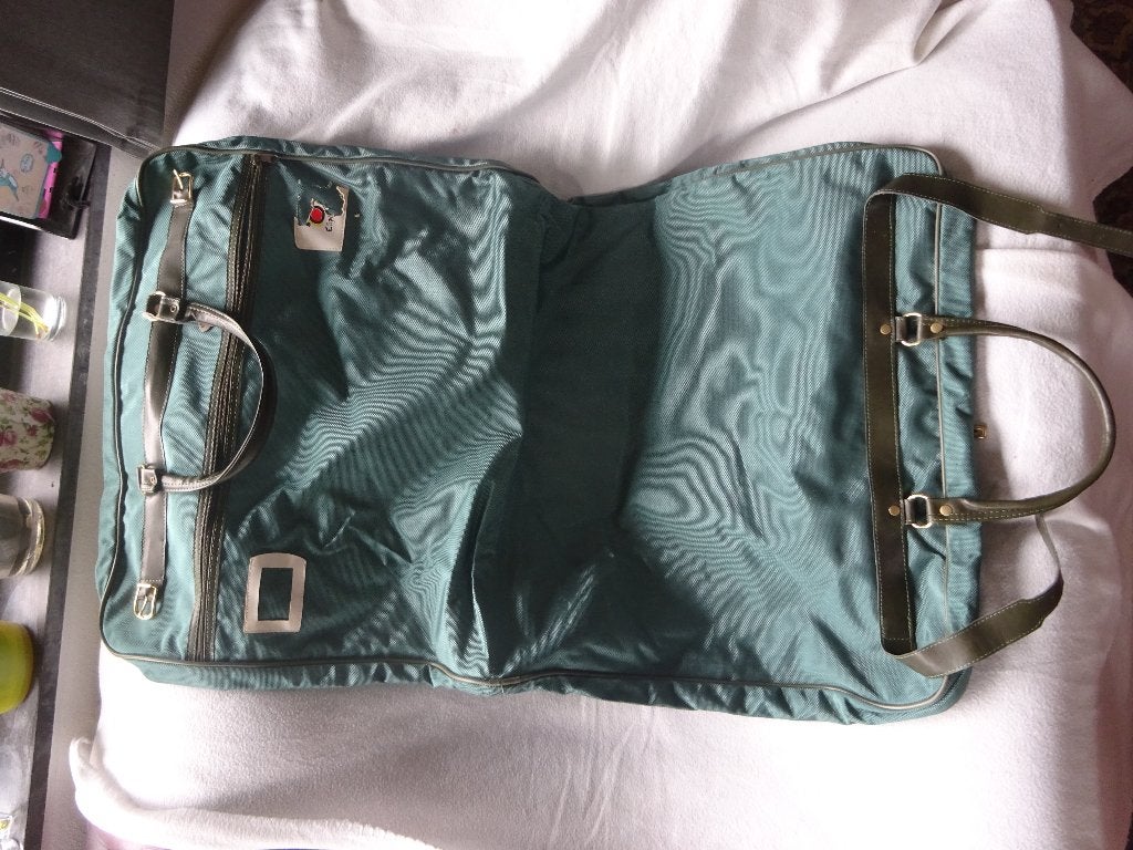 Twee vintage kledinghoezen. Garment bag., Sieraden, Tassen en Uiterlijk, Tassen | Reistassen en Weekendtassen, Wieltjes, 40 tot 60 cm