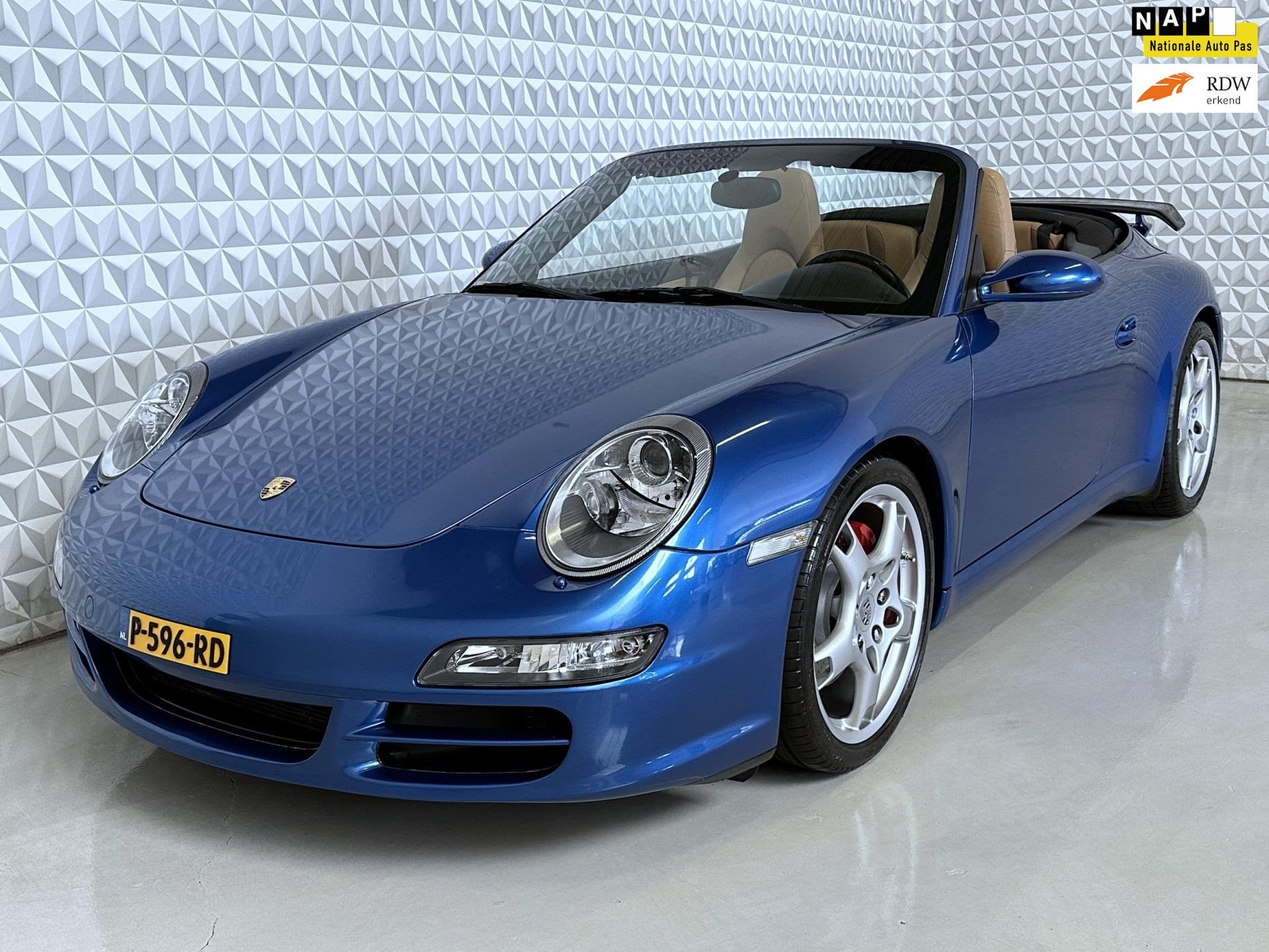 Porsche 911 Cabrio 3.8 Carrera S Navigatie + Camera + Stoelv, Auto's, Automaat, Achterwielaandrijving, Gebruikt, Beige