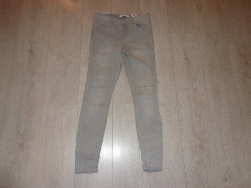 grijze dames super slim jeans van Vero Moda, maat 30/30, Ophalen of Verzenden, Gedragen, Grijs, W30 - W32 (confectie 38/40)