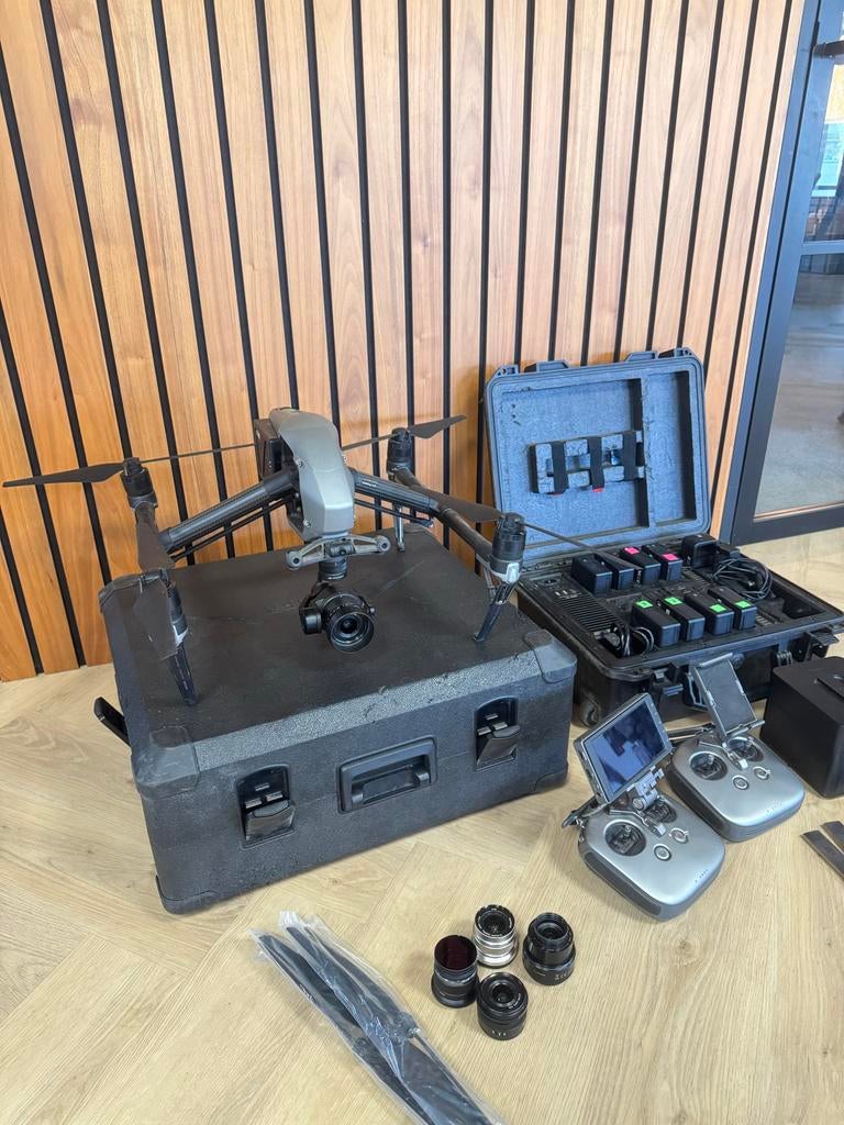 DJI Inspire 2 set + TB50 charging case, Audio, Tv en Foto, Drones, Gebruikt, 5 tot 10 kilometer, DJI, Professionele drone