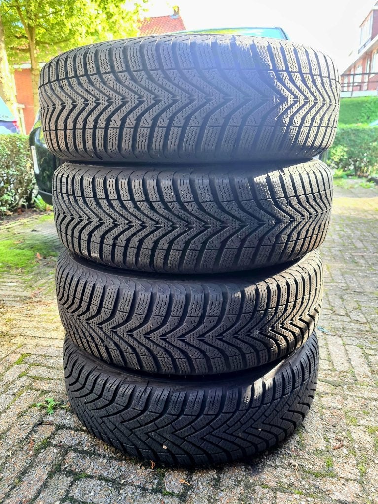 Winterbanden met velgen en wieldoppen - Vredestein, Ophalen, Gebruikt, 15 inch, 175 mm