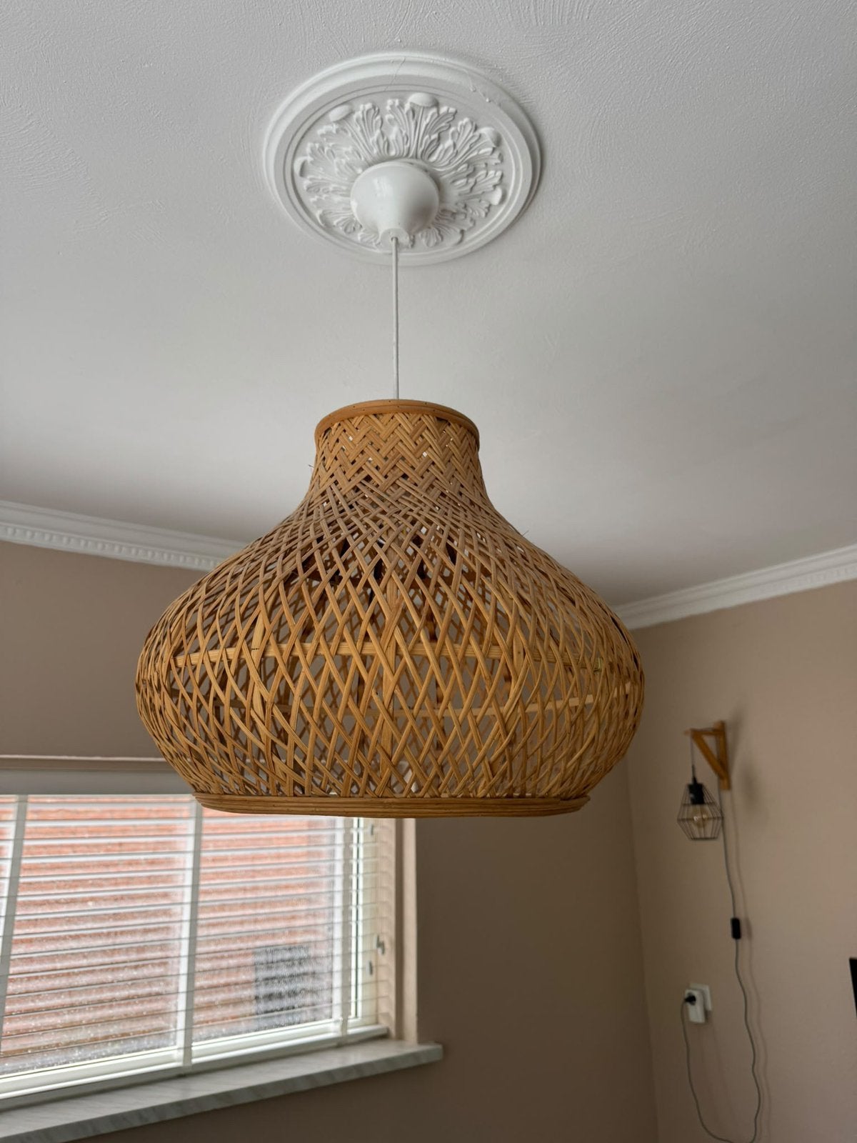 Te koop: rieten hanglamp, Huis en Inrichting, Ophalen, Zo goed als nieuw
