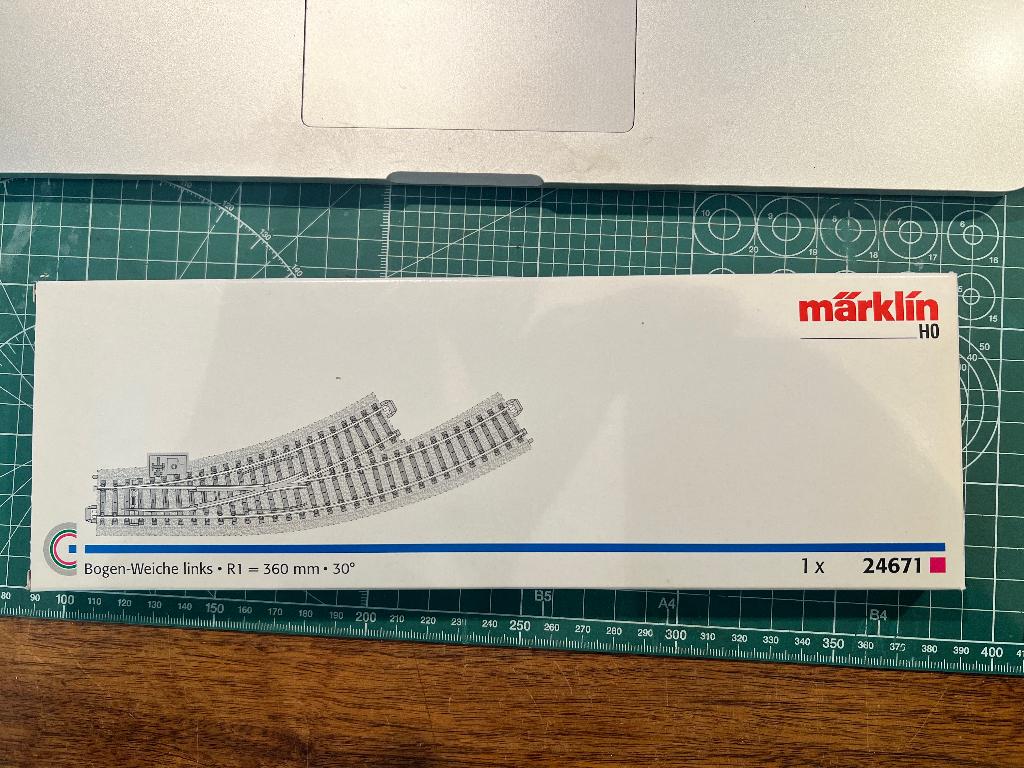 Marklin gebogen wissel naar links, 24671, Hobby en Vrije tijd, Modeltreinen | H0, Wisselstroom, Rails, Ophalen of Verzenden, Zo goed als nieuw