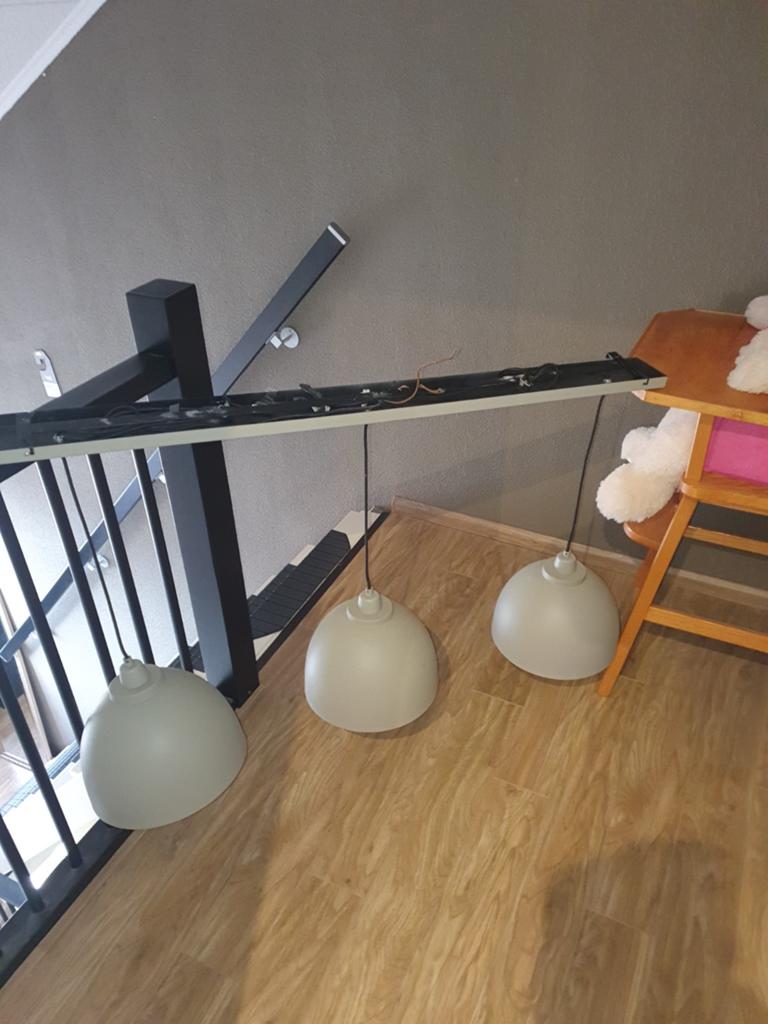 Hanglamp met 3 kappen - Grijs/Groen, Huis en Inrichting, Lampen | Hanglampen, Gebruikt, Ophalen of Verzenden, Modern, Metaal