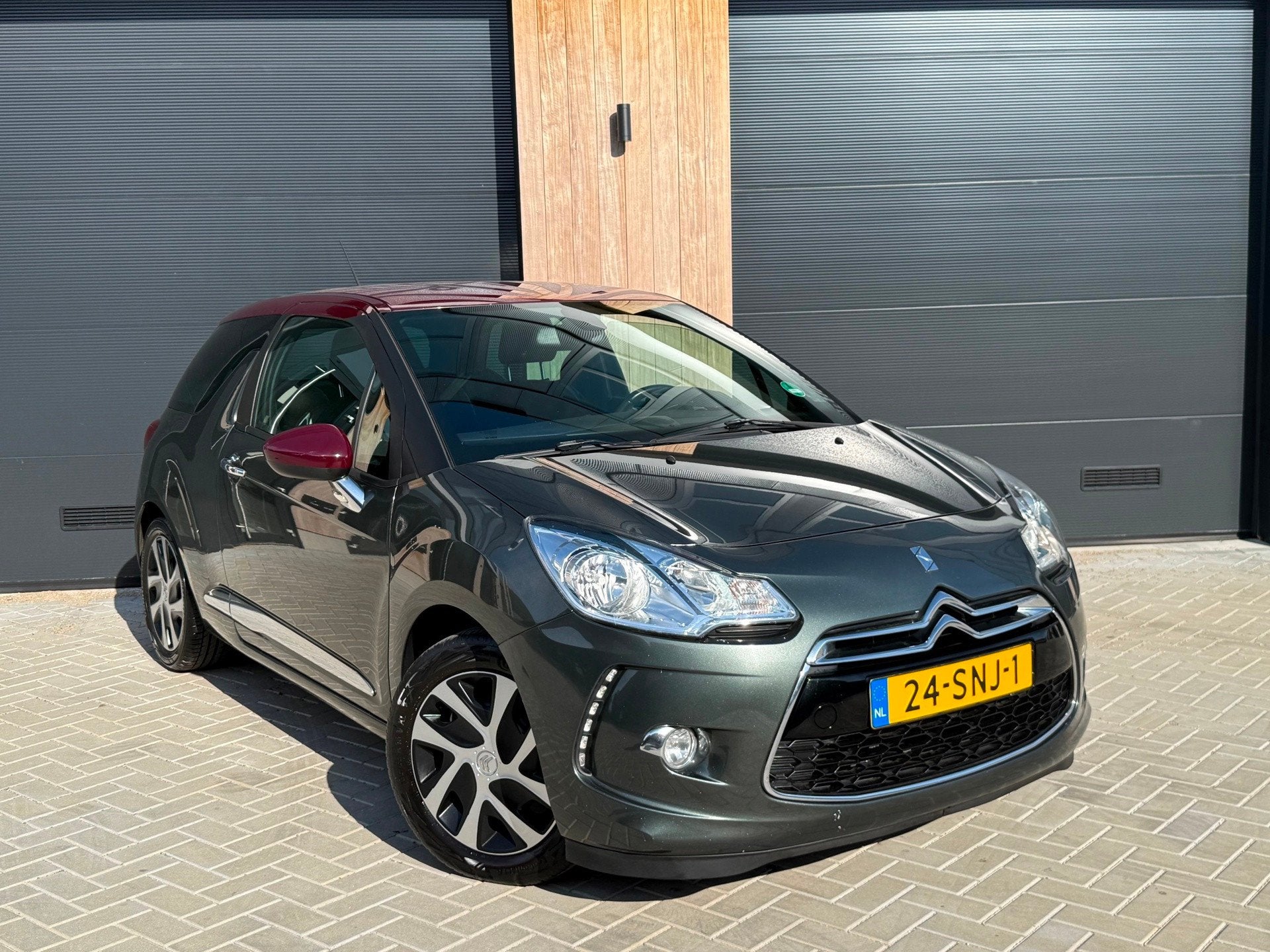 Citroen DS3 1.6 e-HDi So Chic (bj 10-2011) CLIMA|PARKSENSOR|, Auto's, Voorwielaandrijving, Euro 5, Gebruikt, Zwart