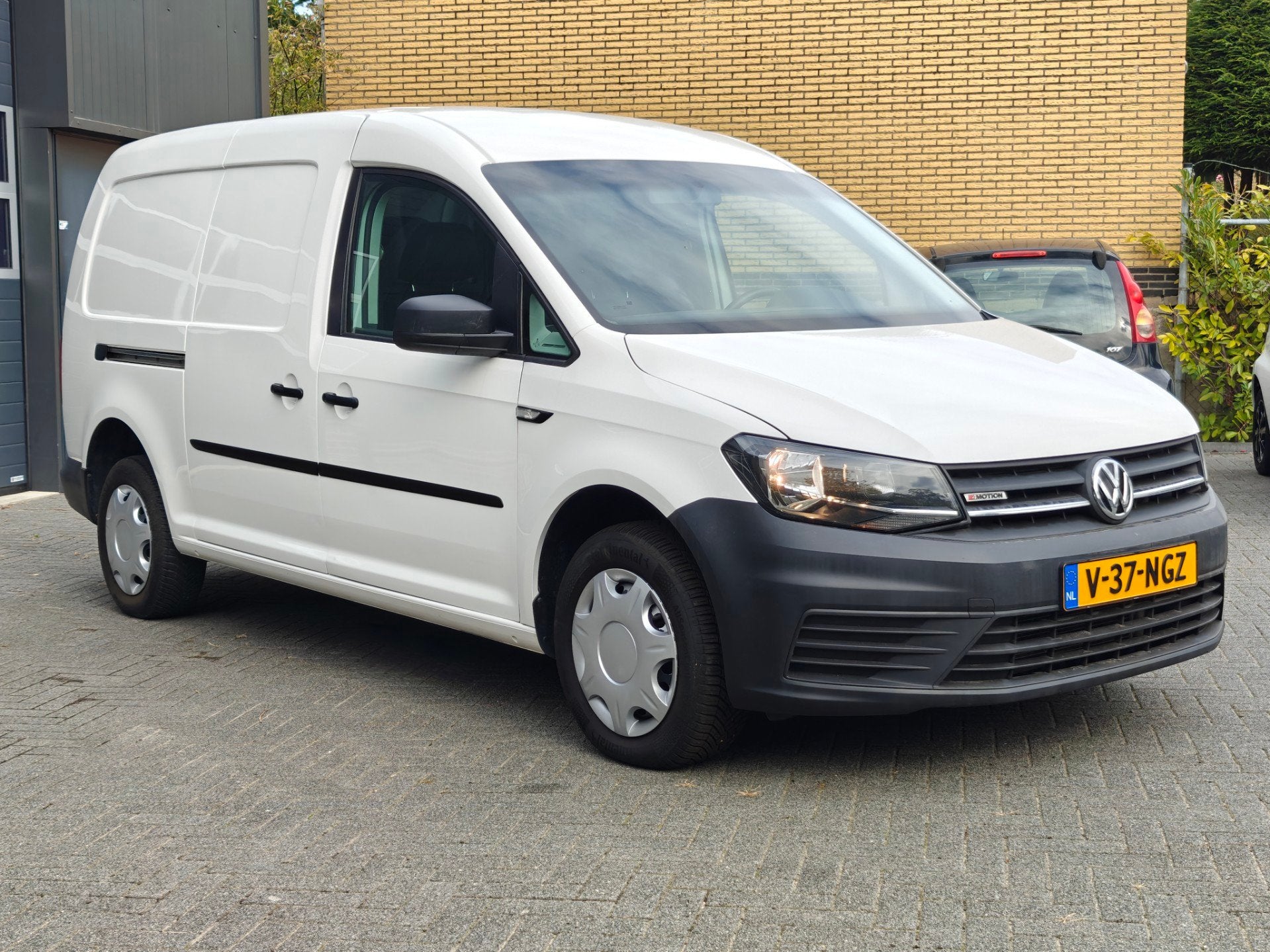 Volkswagen Caddy 2.0 TDI L2H1 ZELDZAAM BMT 4Motion Max 4x4 l, Auto's, 1450 kg, Stof, Gebruikt, Zwart