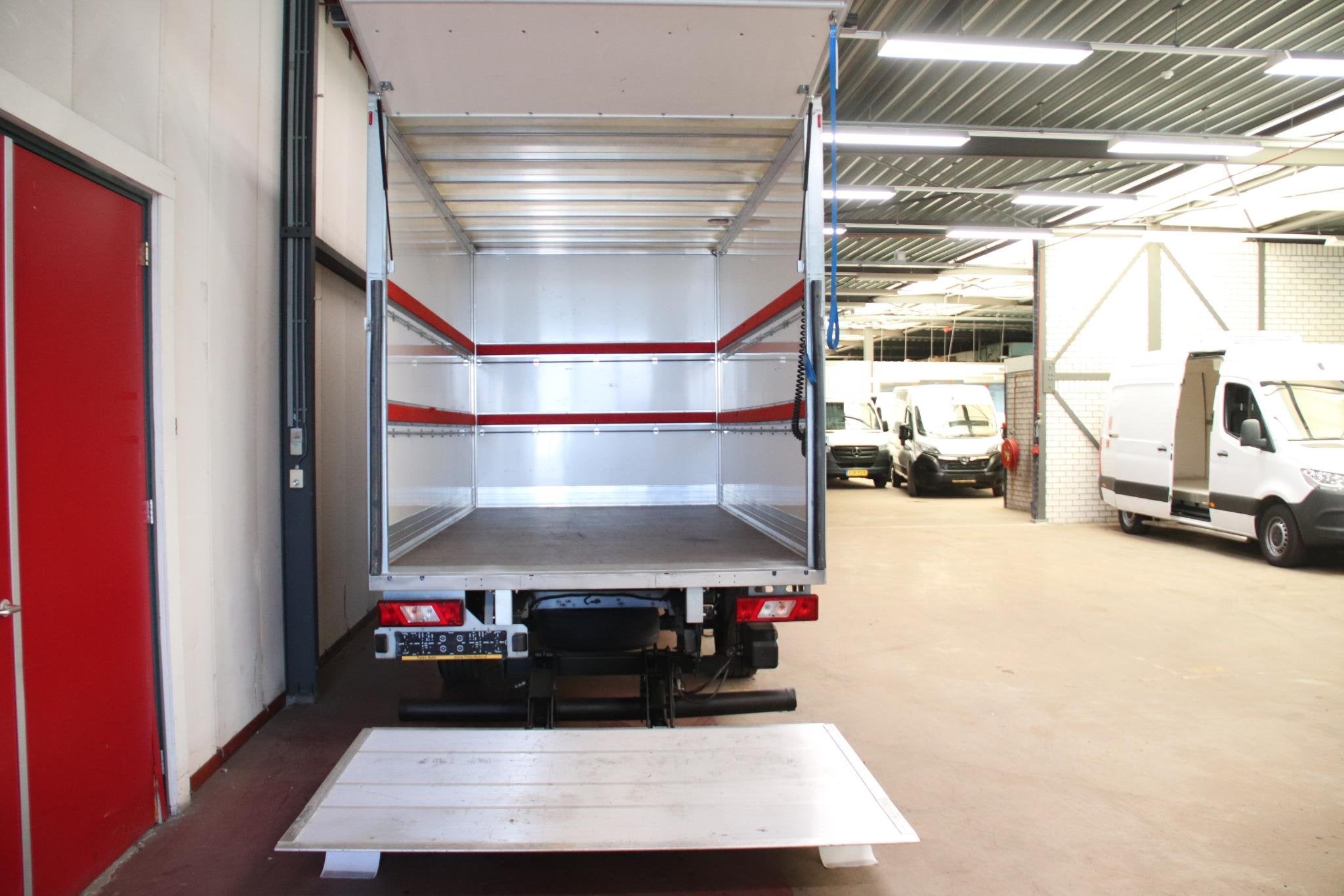 Ford Transit 2.0 TDCI BAKWAGEN MEUBELBAK AIRCO EURO 6, Voorwielaandrijving, Stof, Euro 6, 4 cilinders