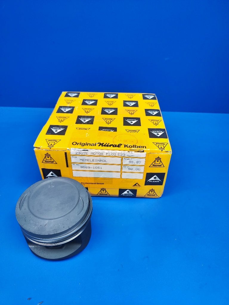 Zuigerset Nüral Kolben voor Mercedes M102 E23 2.3 liter, Verzenden, Nieuw, Mercedes-Benz