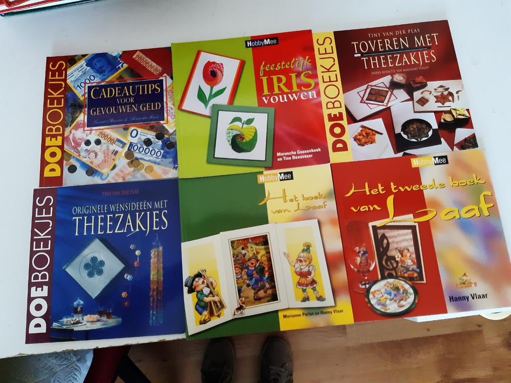 Te koop 6 mooie boekjes, Hobby en Vrije tijd, Kaarten | Zelf maken, Ophalen of Verzenden, Zo goed als nieuw, Overige thema's, Overige typen