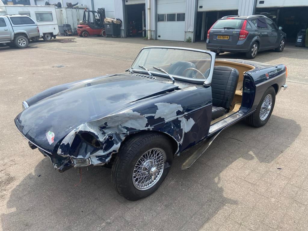 MG B - 1971 - motor loopt - schade - Belgisch kentekenbewijs, Auto's, Achterwielaandrijving, Cabriolet, Blauw, Leder