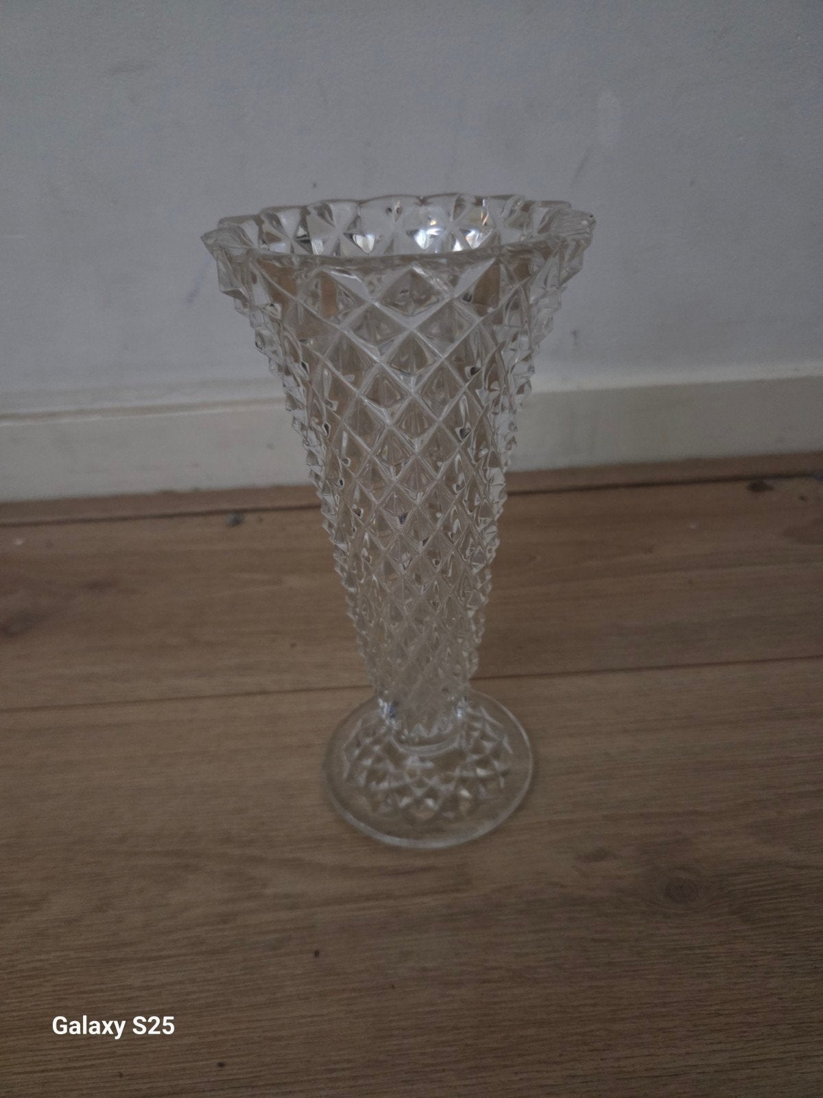 Vintage glazen vaas met ruitpatroon, Antiek en Kunst, Ophalen of Verzenden