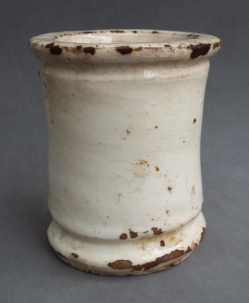 17-18 de eeuw Bodemvondst Faience Zalfpot Albarello Model