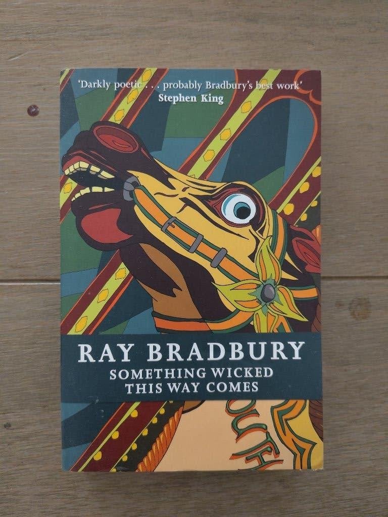 Te koop: Something wicked this way comes van Ray Bradbury., Ophalen of Verzenden, Zo goed als nieuw
