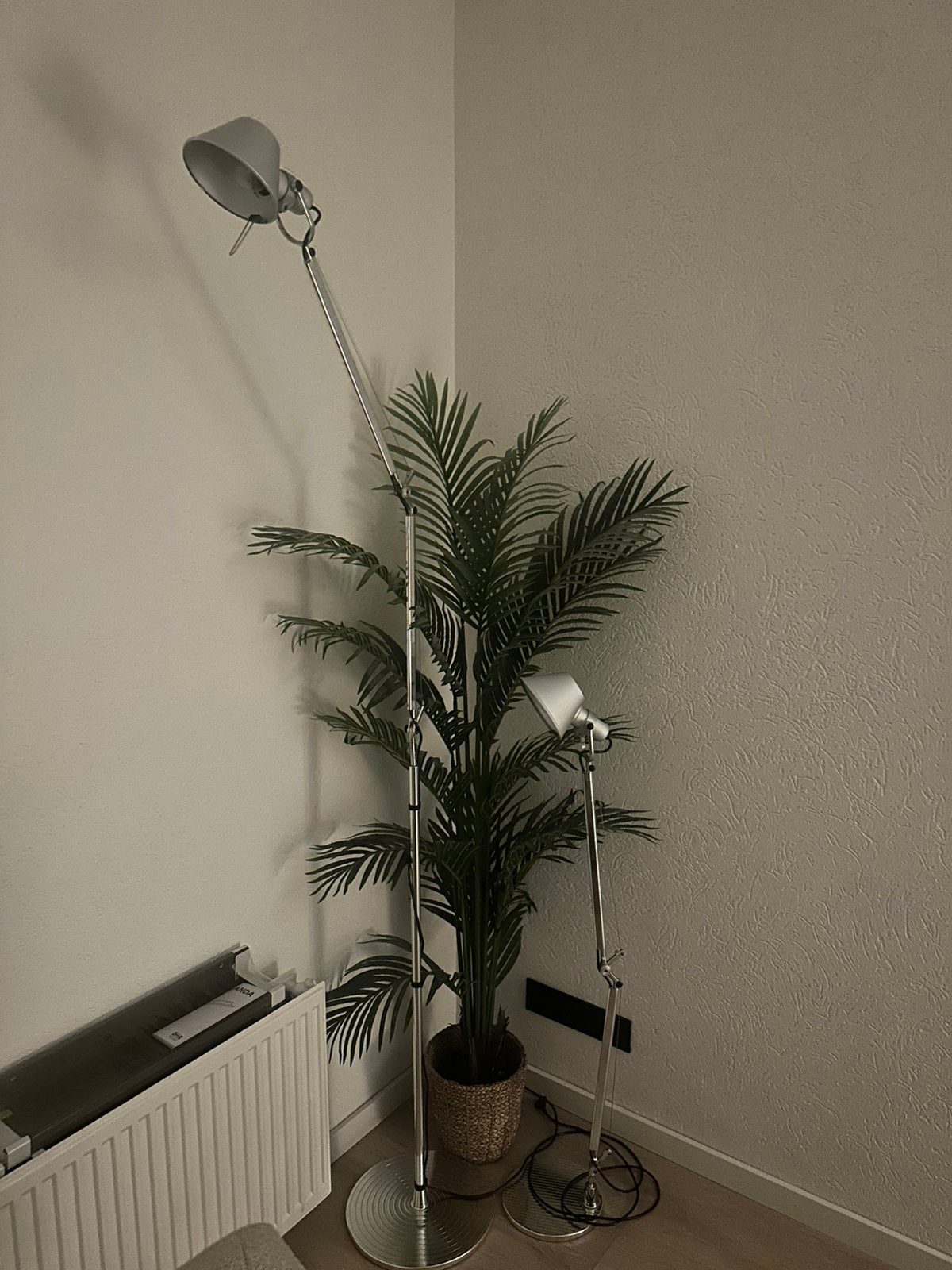2 nette orginele italiaanse  Artimide tolomeo vloer lampen, Huis en Inrichting, Lampen | Vloerlampen, Ophalen, Zo goed als nieuw