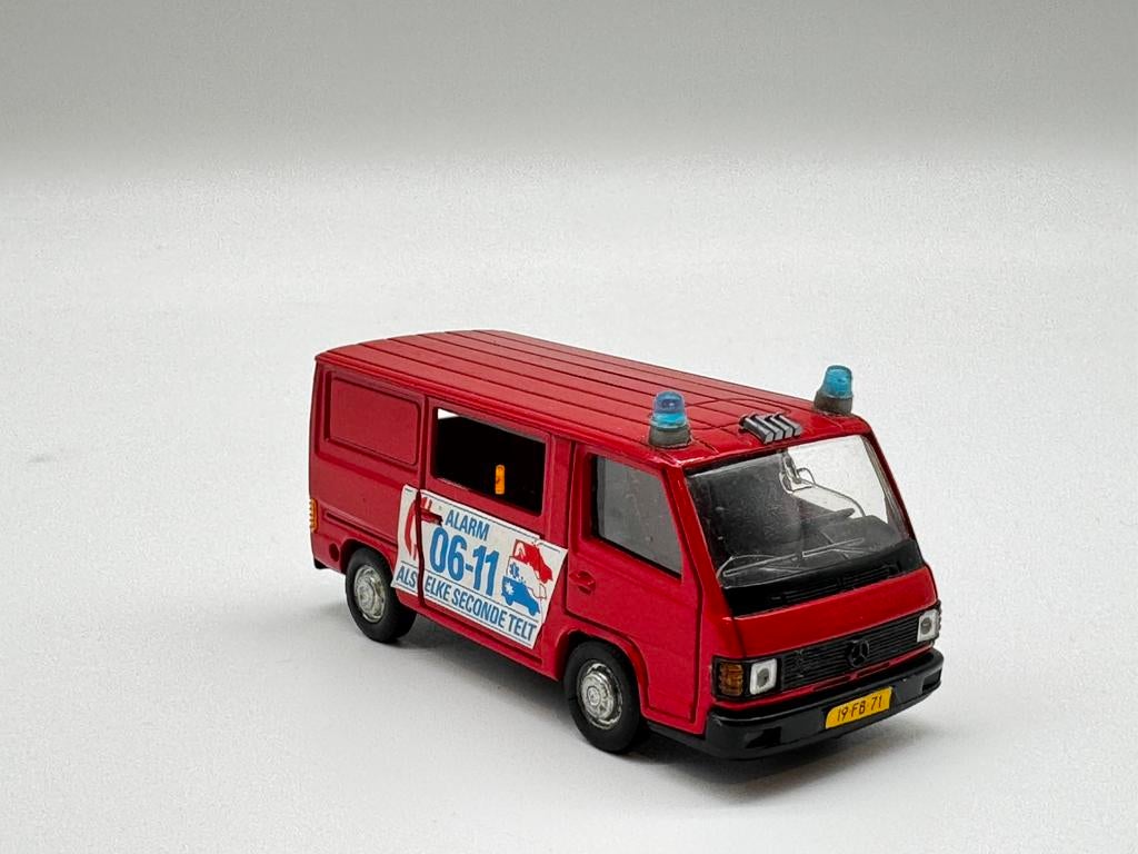 MERCEDES BENZ BRANDWEER BUS, NZG, Gebruikt, ., Ophalen of Verzenden