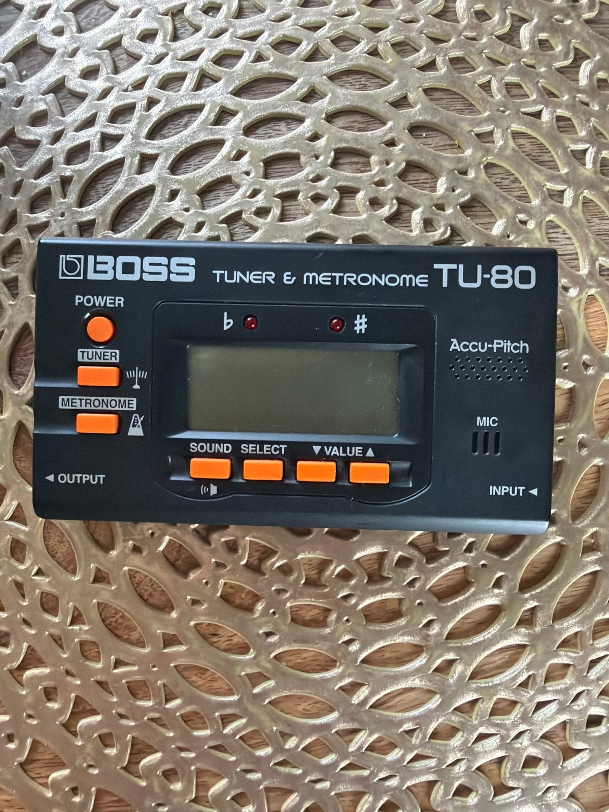 BOSS TU-80 Tuner & Metronoom - Perfect voor muzikanten, Ophalen of Verzenden, Gebruikt