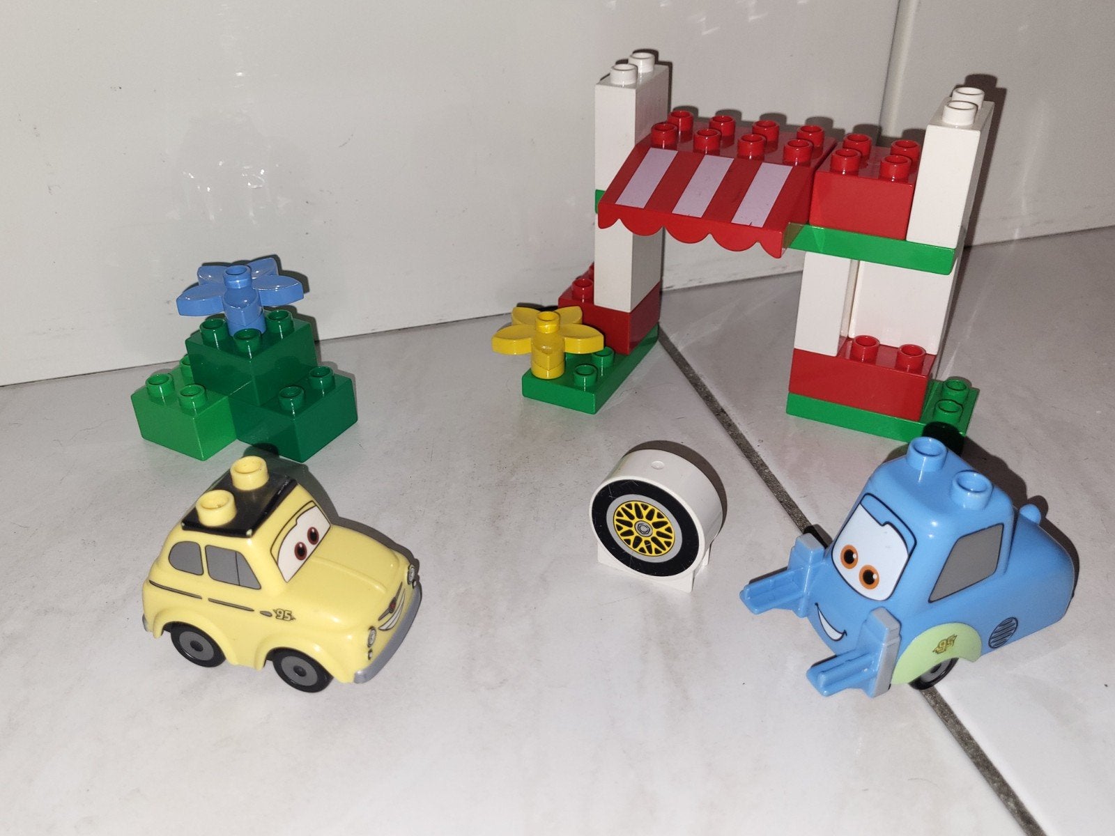 Duplo Disney Cars Luigi en Guido, Gebruikt, Ophalen of Verzenden, Duplo, Duplo