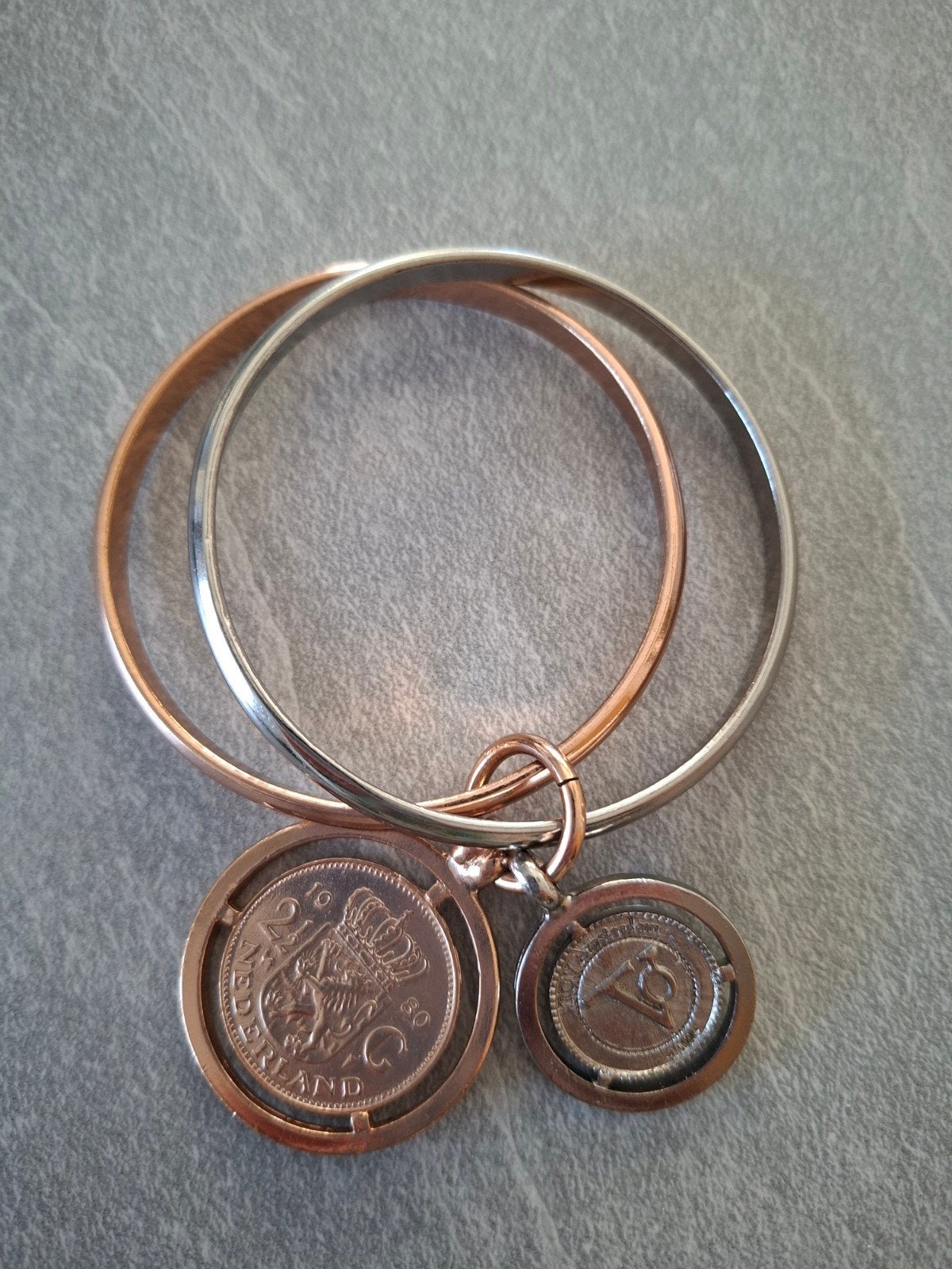 TOV Essentiële Armband met Muntbedels - Zilver & Roségoud, Overige materialen, Gebruikt, Ophalen of Verzenden, Met bedels of kralen