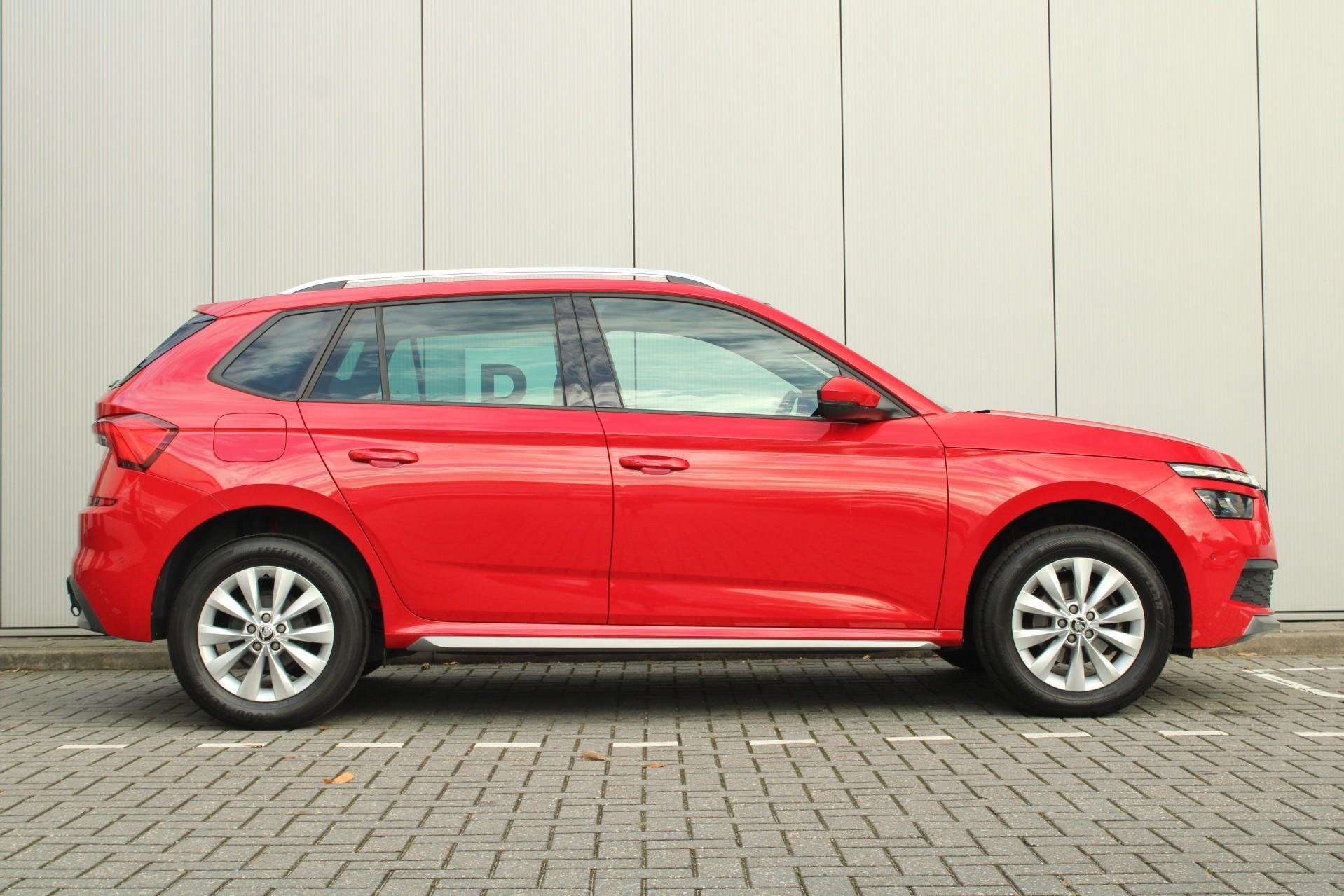 Skoda Kamiq 1.0 TSI 110pk DSG Business Edition | Panoramadak, Auto's, 12 maanden, Gebruikt, Euro 6, 49 €/maand