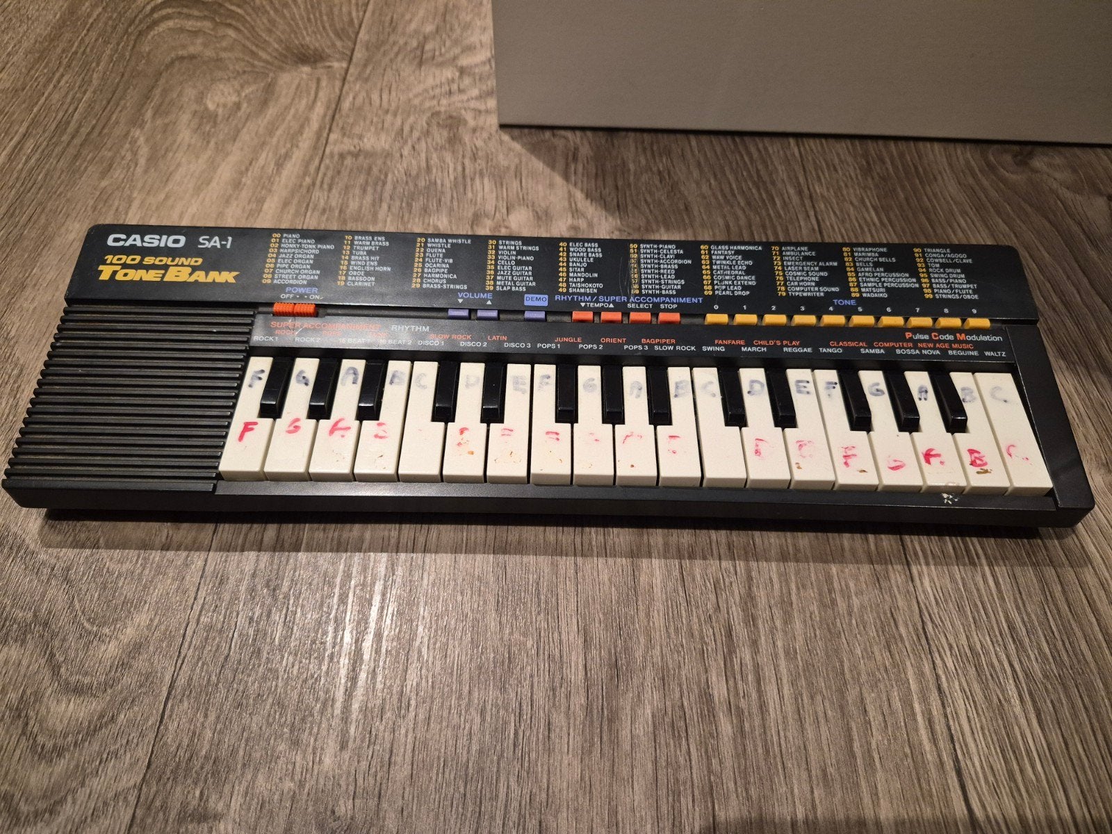 Casio SA-1 Mini Keyboard - Ideaal voor beginners!, Muziek en Instrumenten, Keyboards, Ophalen of Verzenden, Gebruikt, Overige aantallen