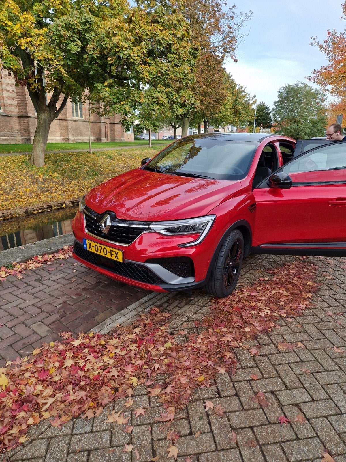 Renault Arkana 1.6 E-tech Hybrid 145pk Aut 2021 Rood, Auto's, Renault, Arkana, 4 cilinders, 75 €/maand, 760 kg