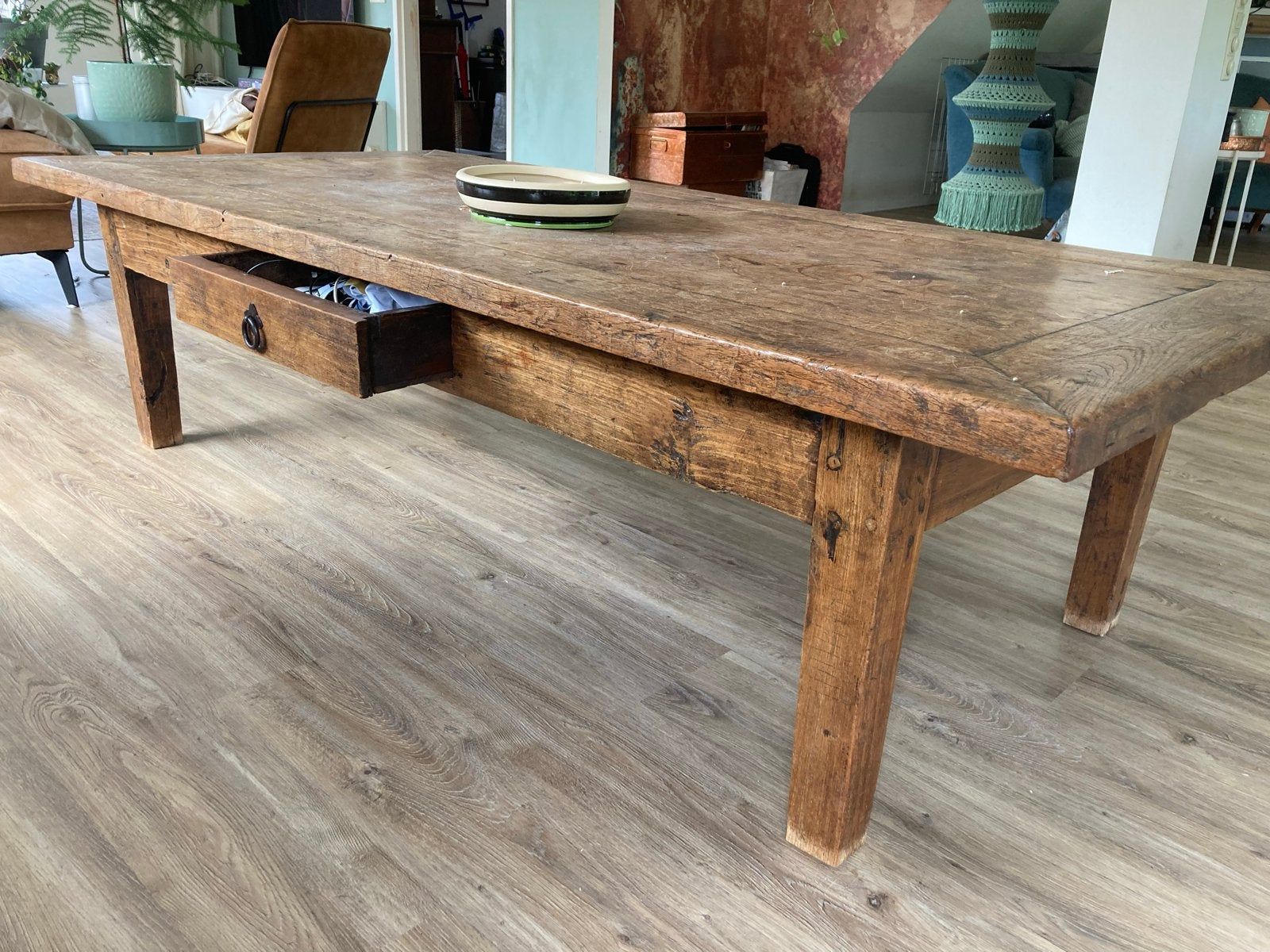 Robuuste eiken salontafel met lade, Huis en Inrichting, Tafels | Salontafels, Ophalen, Gebruikt, Eikenhout, 50 tot 100 cm