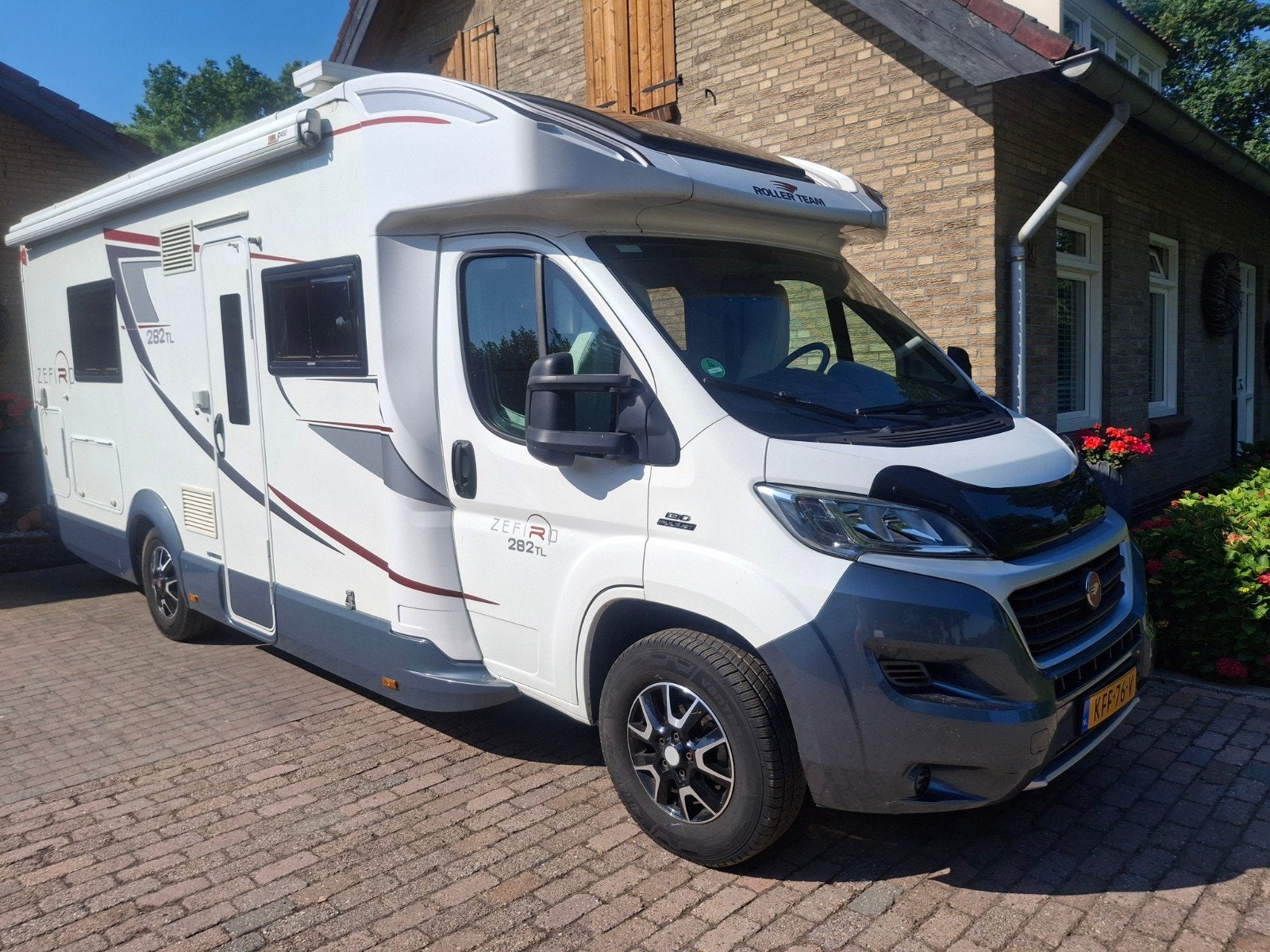 "ROLLER TEAM ZEFIRO - 2016 - LAGE ENKELE BEDDEN - 56000 KM", Luifel, Fiat, Bedrijf, 6 tot 7 meter