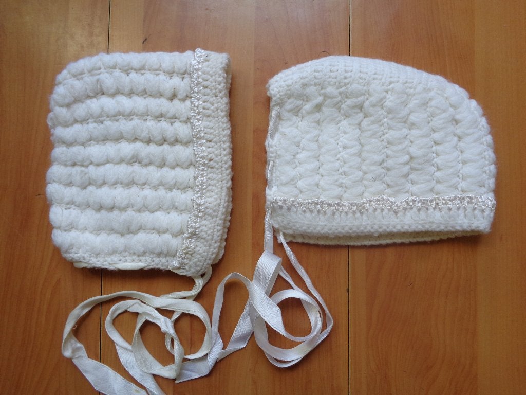 Vintage baby mutsjes wit, Maat 50, Jongetje of Meisje, Ophalen of Verzenden, Zo goed als nieuw