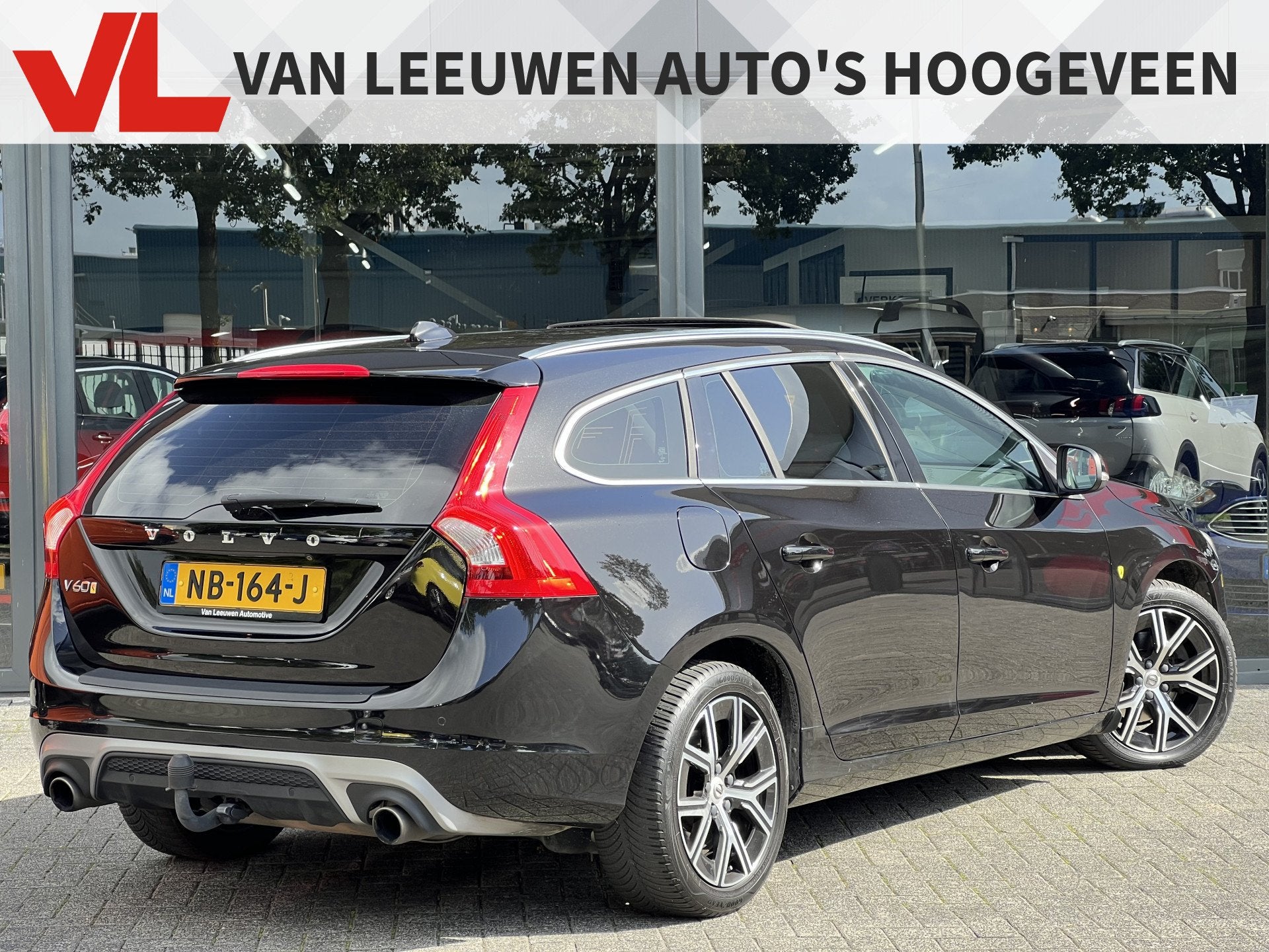 Volvo V60 2.0 T3 Summum | Navi | Schuif- kanteldak | Trekhaa, Auto's, Dealer onderhouden, Gebruikt, 4 cilinders, 1969 cc