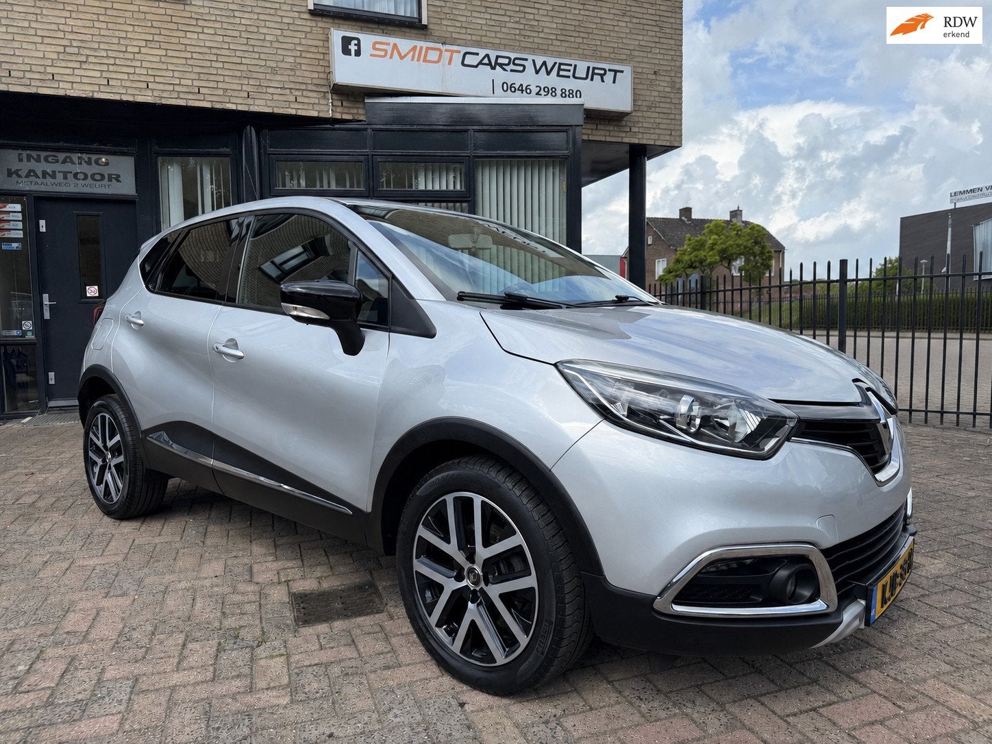 Renault CAPTUR 1.2 TCe Expression, Euro 5, Zwart, 4 cilinders, Leder en Stof