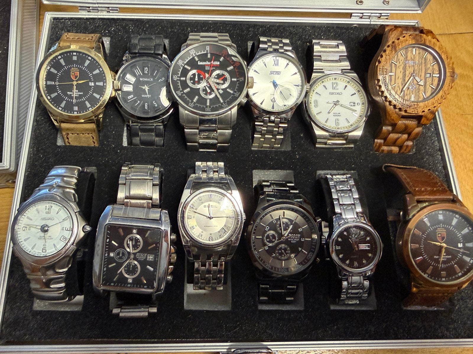 Diverse collectie heren polshorloges in opbergdoos, Overige merken, Gebruikt, Staal, Polshorloge