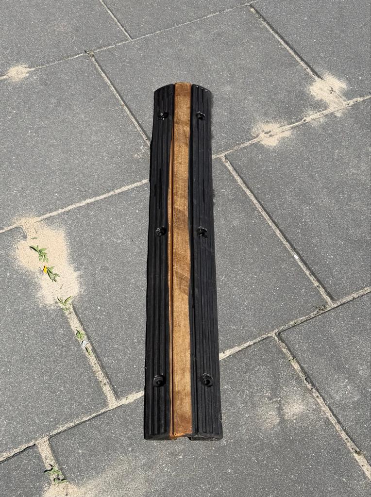 Kabelgoot drempel voor laadsnoer - veilig en struikelvrij, Ophalen of Verzenden, Gebruikt