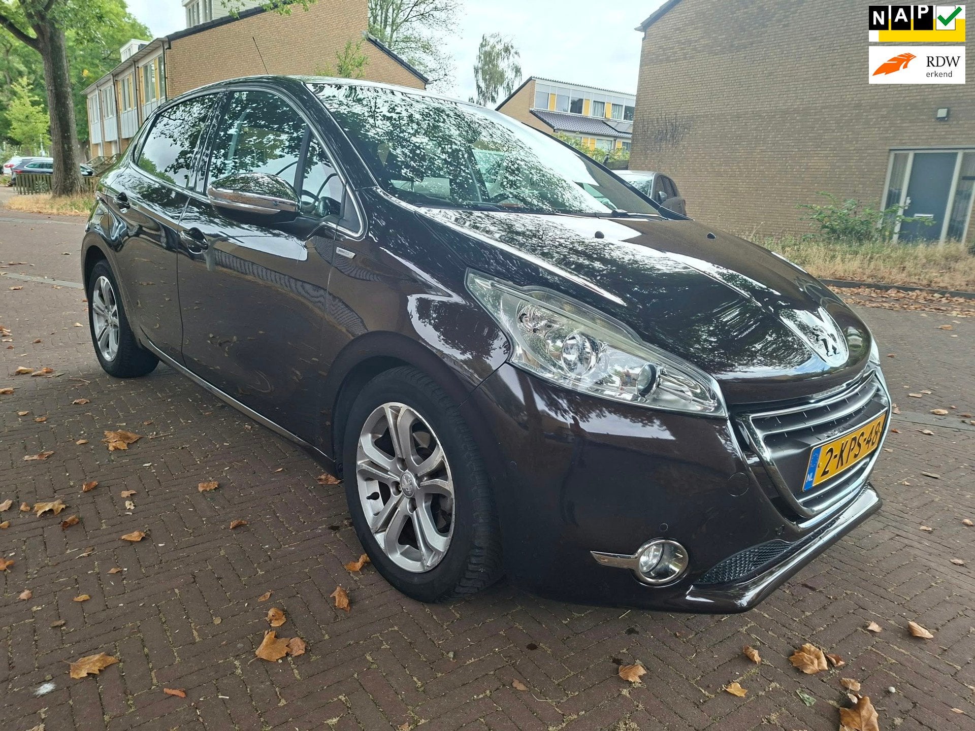 Peugeot 208 AUTOMAAT / Panoramadak / parkeersensoren / leuke, Euro 5, 15 km/l, Gebruikt, Bruin