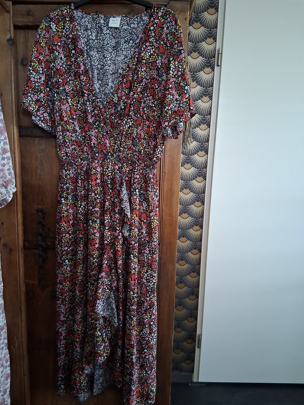 Mooie fleurige jurk met kleine bloemetjes, Ophalen of Verzenden, Zo goed als nieuw, Maat 46/48 (XL) of groter, Onder de knie
