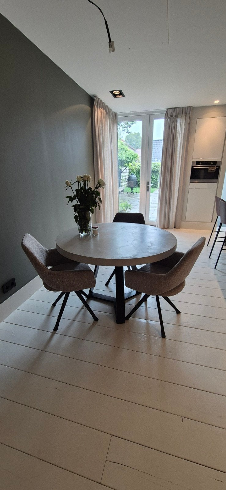 Eettafel rond beton cire, Huis en Inrichting, Gebruikt, Rond, Ophalen of Verzenden, 100 tot 150 cm