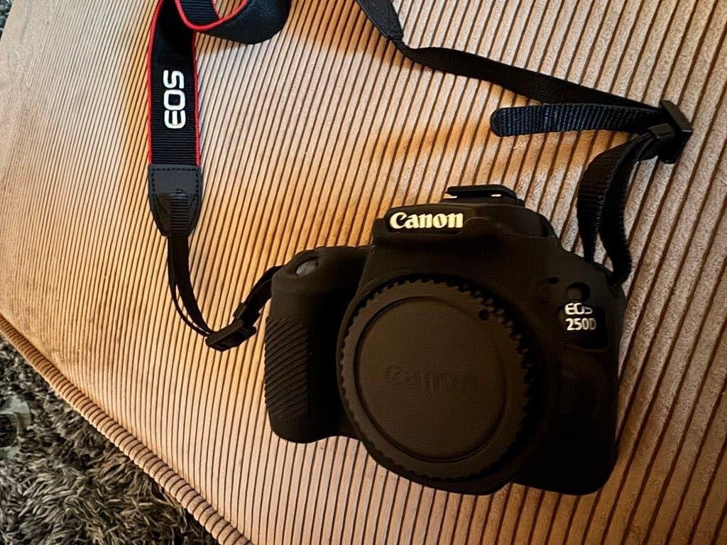Canon EOS 250D - complete set!, Audio, Tv en Foto, Fotocamera's Digitaal, Ophalen, Zo goed als nieuw, Canon, 8 keer of meer