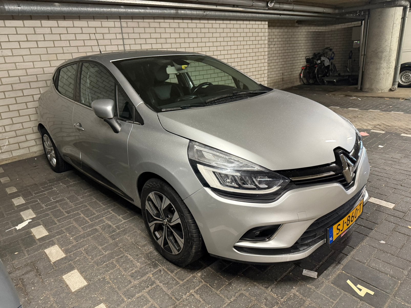 Renault Clio Energy TCe 90pk Eco2 S&S 2018 Grijs, Voorwielaandrijving, 898 cc, 1057 kg, 49 €/maand