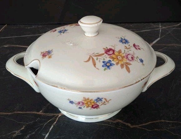Vintage Bavaria Soepterrine met Bloemmotief en Gouden Rand, Ophalen