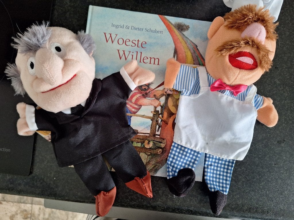 Handpoppen en boek Woeste Willem, Boeken, Ophalen of Verzenden, Zo goed als nieuw, Prentenboek